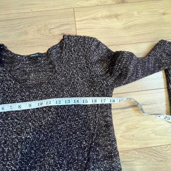 RW&CO Knit V Neck Sweater- Size US M - Picture 8 of 16